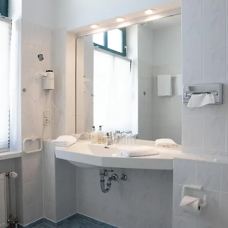Adagio Hotel 3*